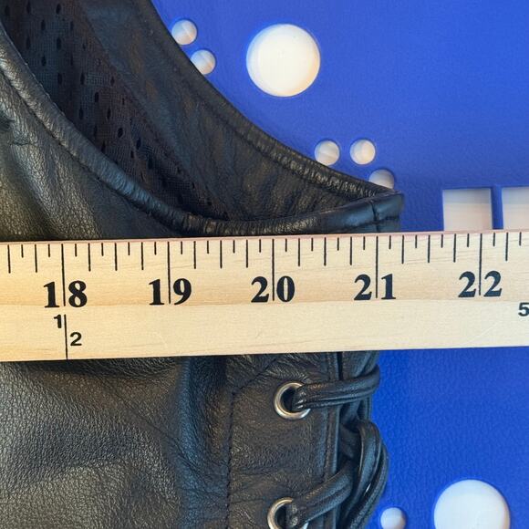 Harley-Davidson Women’s Leather Vest XL w/ Collectible Pins Lined - Picture 7 of 11
